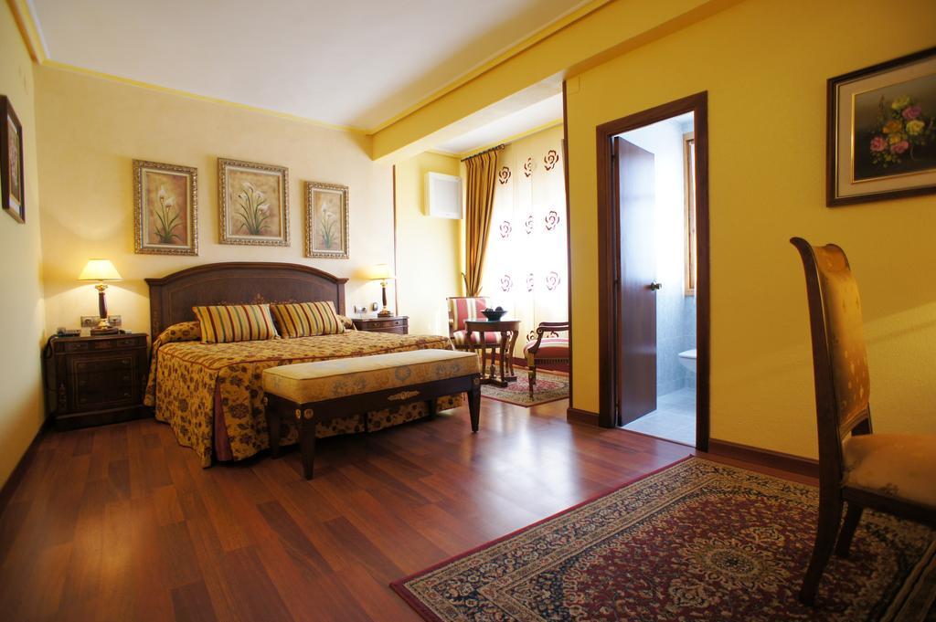 Hotel Montermoso Aranda de Duero Luaran gambar